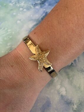 Vintage Sarah Coventry Starfish Cuff Bracelet Gold Tone; Beach, Mermaid Nautical